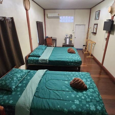 Baan Khun Ya Ayutthaya Hotel Екстериор снимка