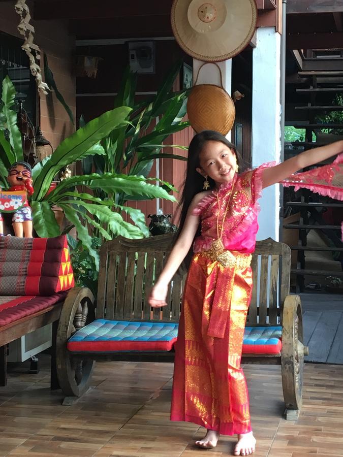 Baan Khun Ya Ayutthaya Hotel Екстериор снимка