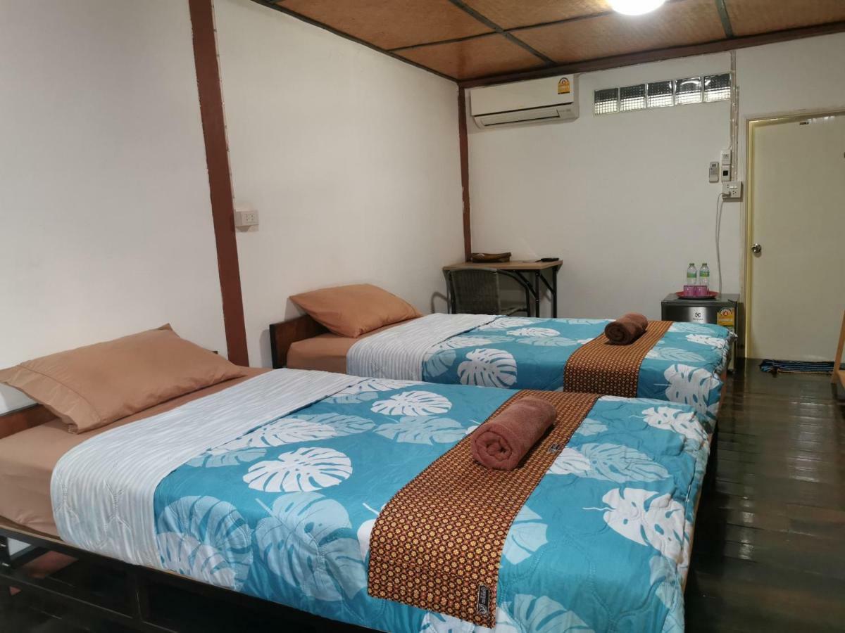 Baan Khun Ya Ayutthaya Hotel Екстериор снимка