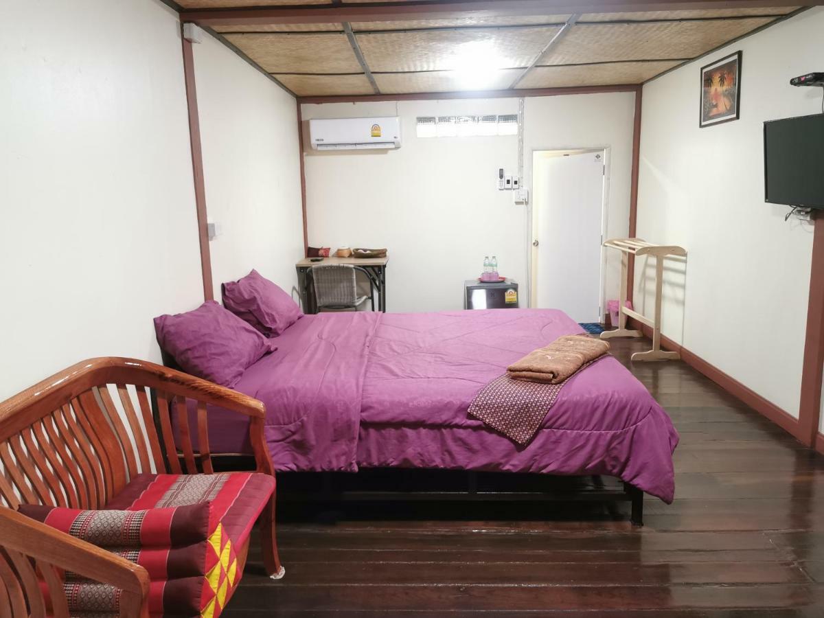 Baan Khun Ya Ayutthaya Hotel Екстериор снимка
