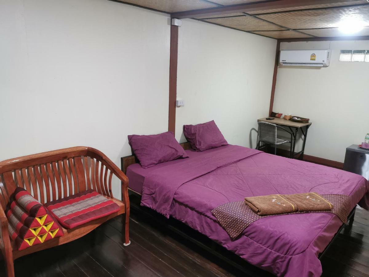 Baan Khun Ya Ayutthaya Hotel Екстериор снимка